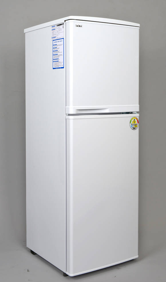 138L 용량의 소형냉장고(사진=인켈) 