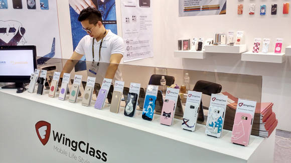 다오테크의 스마트폰 액세서리 브랜드 ‘윙클래스(WingClass)’ 제품들 (사진=다오테크) 