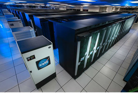 플리이아데스 슈퍼컴퓨터: 나사의 주력 컴퓨터로 5페타플롭스의 이론성능, 4.1페타플롭스의 실측성능으로 현재 세계 13위에 위치하고 있다 (출처: NASA) 