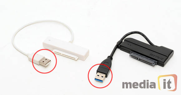 시중에서 주로 판매되는 어댑터(왼쪽)는 대부분 USB 2.0이지만 조텍 SATA3 어댑터는 USB 3.0을 지원한다. 