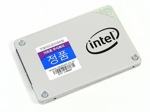 인텔 540s 시리즈는 보급형 SSD이지만 5년의 품질 보증을 지원한다. / 최용석 기자