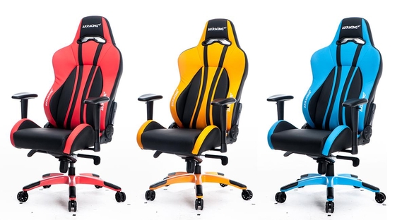 ‘게이밍 의자’ 제품들은 화려한 디자인과 편안함은 물론, 형형색색의 컬러로 시선을 사로잡는다. 제닉스의 ‘AK레이싱’ 시리즈 게이밍 의자. / 제닉스 제공