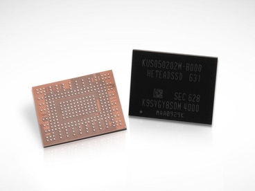 삼성전자가 올해 8월 공개한 4세대 V낸드 기반의 초소형 1TB BGA NVMe SSD / 삼성전자 제공
