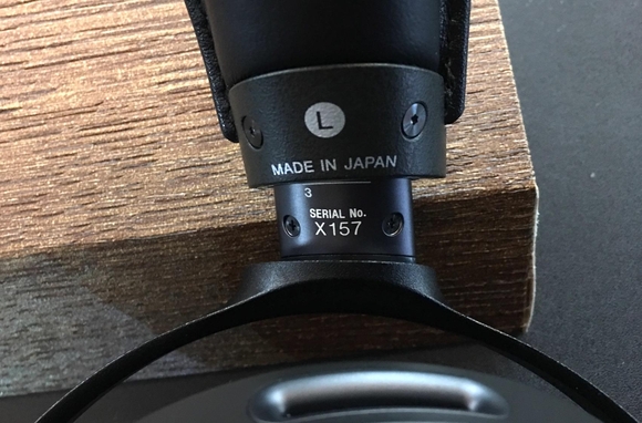 MDR-Z1R는 최상위 시그니처 헤드폰인 만큼 모든 제품이 일본에서 조립되고 각각의 시리얼 넘버가 부여된다. / 김형원 기자