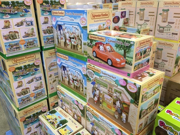 서울국제유아교육전 토이트론 전시관에서는 실바니안 패밀리 장난감을 최대 40% 할인된 가격으로 구입할 수 있다. / 김형원 기자