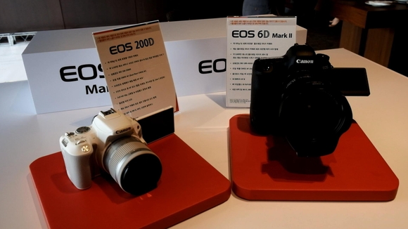 캐논 EOS 200D(왼쪽)·EOS 6D 마크 II. / 차주경 기자