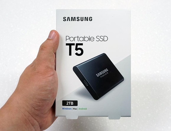 삼성전자가 최신 V-낸드 플래시를 채택하고 성능이 향상된 신형 휴대용 SSD ‘T5’를 출시했다. / 최용석 기자