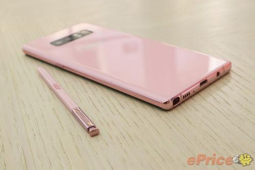 핑크 색상의 갤럭시노트8. / GSM아레나 갈무리