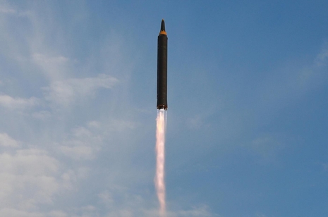 화성-12형 발사장면. / 북한 선전선동매체