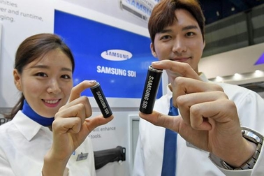 삼성SDI가 인터배터리 2017에서 선보인 21700 원형 배터리의 모습. / 삼성SDI 제공