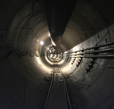 일론 머스크가 공개한 터널 사진. / 인스타그램 갈무리