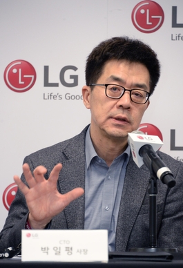 박일평 LG전자 CTO는 9일(현지시각) 미국 라스베이거스에서 열린 기자간담회에서 LG전자의 기술전략에 대해 설명하고 있다. / LG전자 제공