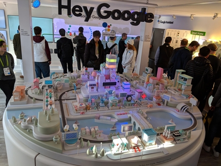 구글이 CES 2018 부스에 마련한 구글 어시스턴트가 지배하는 미래 도시 모형. / 노동균 기자