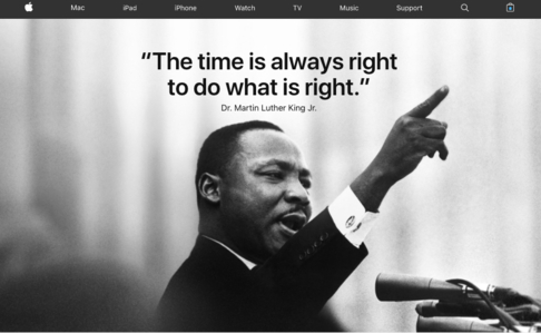 애플이 ‘마틴 루터 킹 데이'(1월 15일)를 맞아 홈페이지를 킹 목사의 흑백 사진과 그의 명언으로 꾸몄다. / 애플 홈페이지 갈무리