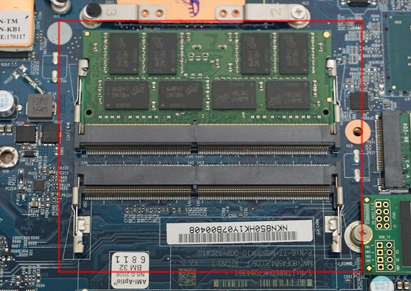 2개의 DDR4 메모리 슬롯을 제공, 최대 32GB까지 메모리 용량 확장이 가능하다. / 최용석 기자