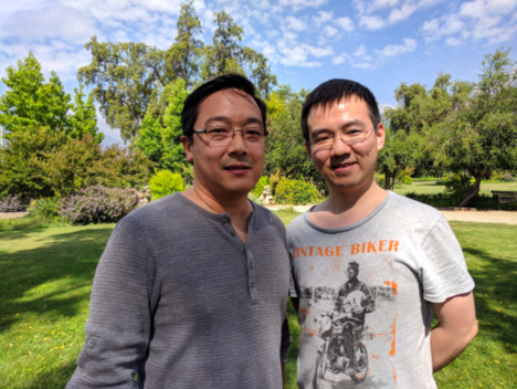 찰리 리 라이트코인 설립자(왼쪽)와 우지한 중국 비트코인 채굴업체 비트메인 공동창업자. / 트위터 갈무리