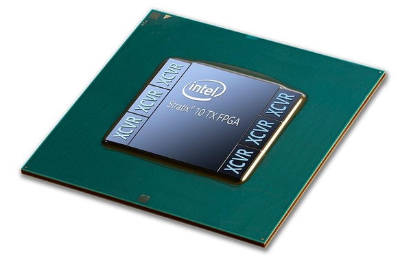 인텔이 차세대 고속 데이터 통신 네트워크의 연구개발에 최적화된 ‘Stratix 10 TX FPGA’를  선보였다. / 인텔 제공