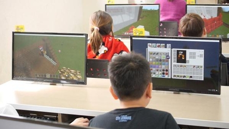 한 초등학교에서 마인크래프트를 이용한 소프트웨어 교육을 진행하고 있다. / 한국마이크로소프트 제공