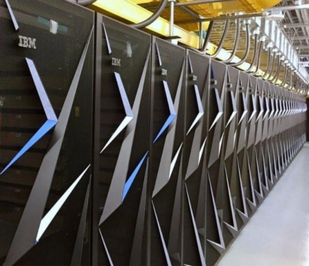 오크리지 국립연구소가 구축한 슈퍼컴퓨터 ‘서밋'. / 오크리지 국립연구소 제공