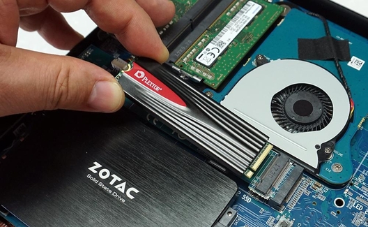 일반 SSD보다 수배 이상 빠른 고성능의 NVMe 방식 M.2 SSD도 지원한다. / 최용석 기자
