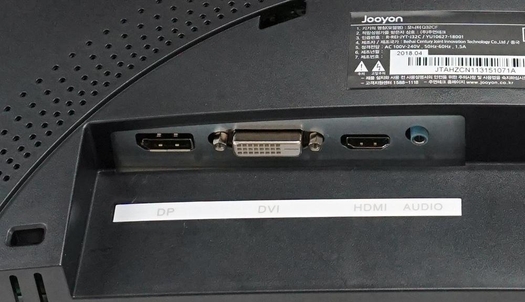 HDMI와 DP, DVI-D 등 요즘 모니터의 필수 입력단자는 모두 갖췄다. / 최용석 기자