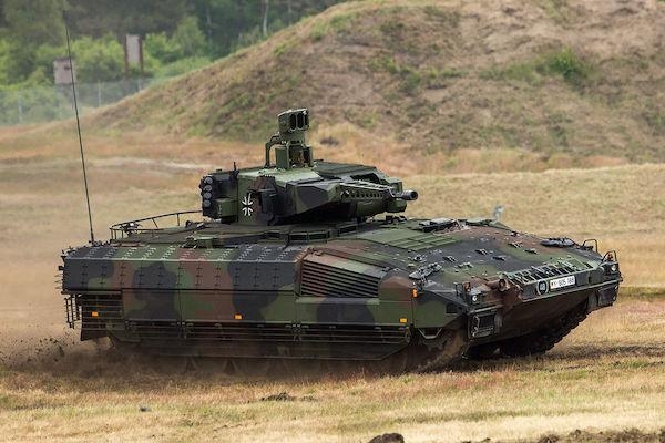 독일의 최신예 보병전투차 푸마. 각국의 보병전투차 가운데 가장 최근에 배치된 신형중의 신형이다. / 구글 갈무리
