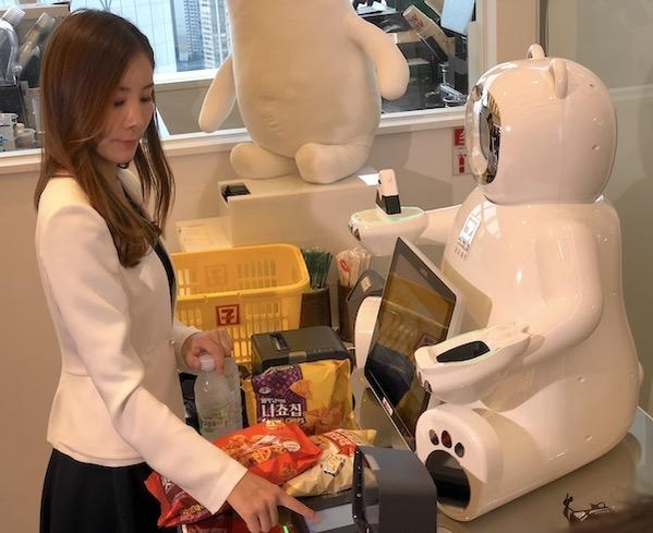 AI 결제 로봇 ‘브니’. / 김형원 기자