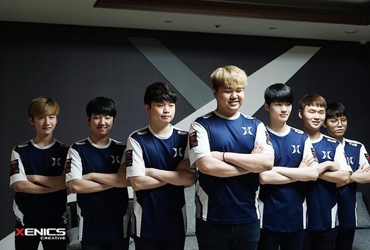 제닉스가 공식 스폰서십을 체결한 e스포츠팀 ‘킹존 드래곤X’ 선수들의 모습. / 제닉스 제공