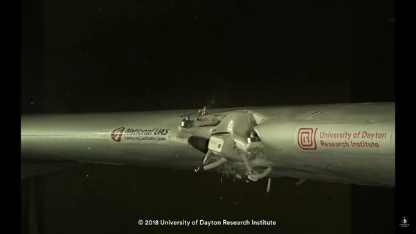 미국 데이톤대학교연구소의 드론 공익 광고 화면. / 유튜브 갈무리