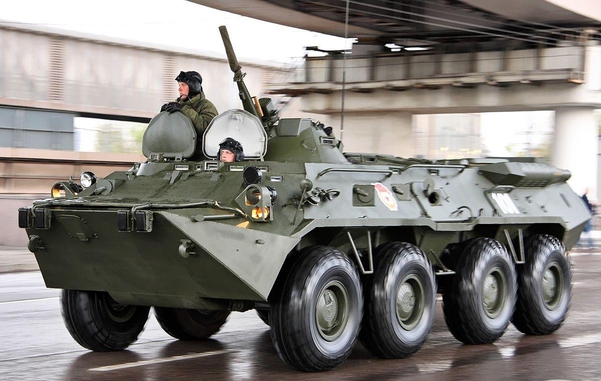 러시아의 8륜 장갑차 BTR-80. 스트라이커가 등장하기 전까지는 나름 가장 유명한 장륜 장갑차였다. / 위키피디아 갈무리