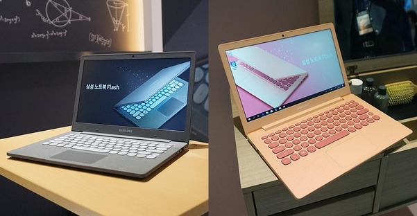 삼성 노트북 플래시 트윌 차콜(Twill Charcoal) 제품(왼쪽) 및 소프트 코랄(Soft Coral) 제품. / 최용석 기자
