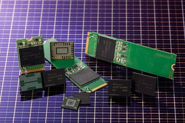 SK하이닉스가 개발한 96단 512Gb 4D 낸드플래시와 이를 기반으로 만든 제품들. / SK하이닉스 제공