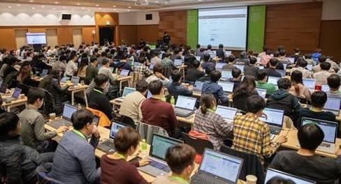 지난 11월 8일 코엑스 컨벤션 센터에서 열린 ‘엔비디아 AI 컨퍼런스2018’에서 업계 최대 규모의 핸즈온 딥 러닝 실습교육 ‘딥 러닝 인스티튜트’가 진행됐다. / 엔비디아 제공