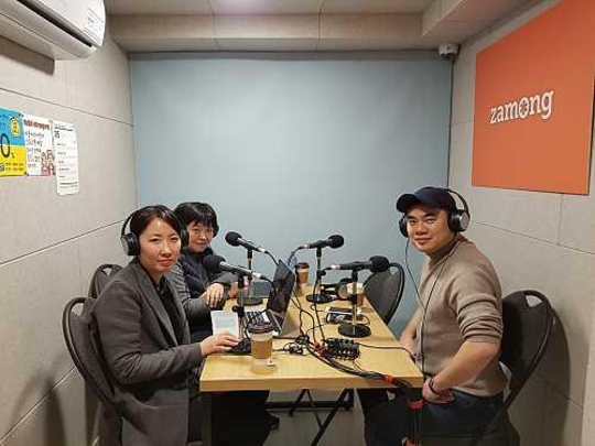 김대일 패스트파이브 대표(오른쪽)와 류현정 IT조선 취재본부장(왼쪽부터), 하순명 컨벤션TV 부장이 IT조선 팟캐스트(인터넷 라디오) ‘류현정의 D네이션'에 출연해 이야기하고 있다.