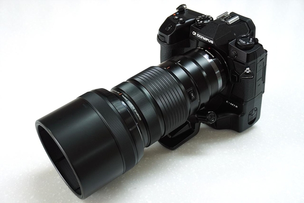 올림푸스 OM-D E-M1X에 M.주이코디지털 40~150㎜ F2.8 프로 렌즈를 장착한 모습. / 차주경 기자