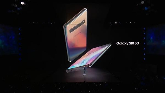 삼성전자가 갤럭시 언팩 2019에서 ‘갤럭시S10 5G’를 공개했다. / 삼성 갤럭시 언팩 라이브 스트리밍 갈무리