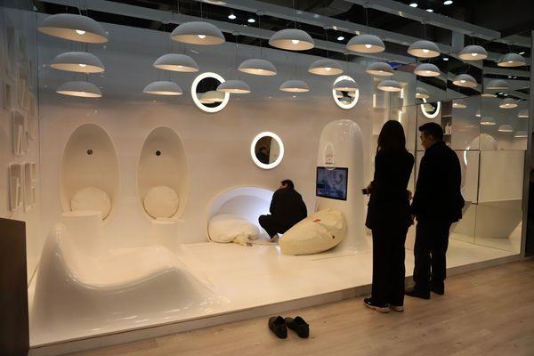 트렌드 파빌리온 부스의 새턴바스 브랜드다. 미래형 욕실공간을 보여주고 있다.