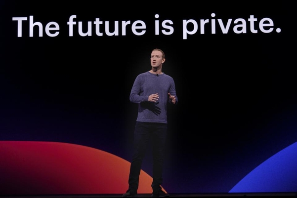 마크 저커버그 페이스북 CEO가 지난 1일 열린 F8에서 페이스북의 미래에 대해 설명하고 있다./ 페이스북 제공