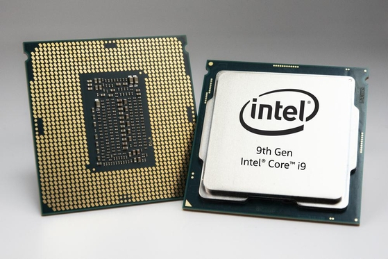 인텔이 8세대 및 9세대(사진) 데스크톱용 CPU의 가격을 10%~15% 인하할 계획이다. / 인텔 제공