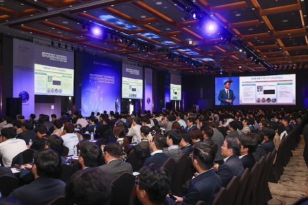 다쏘시스템이 22일 서울 드래곤시티 호텔에서 ‘2019 3DEXPERIENCE(3D익스피리언스)’ 콘퍼런스를 개최했다. 이날 콘퍼런스에는 1000여명 이상의 고객이 참석해 성황을 이뤘다. / 다쏘시스템 제공