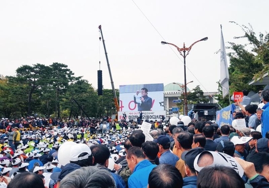  서울개인택시조합 등 택시업계 종사자들이 23일 국회의사당 앞에서 타다 반대 집회를 개최했다. / 안효문 기자