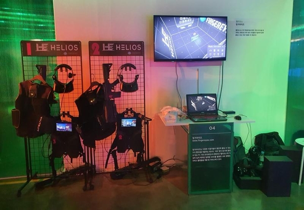 핑거아이즈는 자유이동형 VR 콘텐츠 ‘헬리오스’를 선보였다.