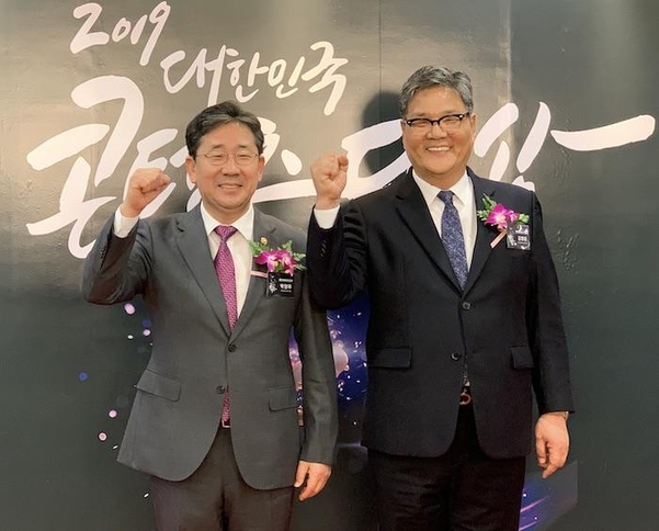 박양우 문체부 장관(왼쪽), 김영준 한국콘텐츠진흥원장. / 김형원 기자