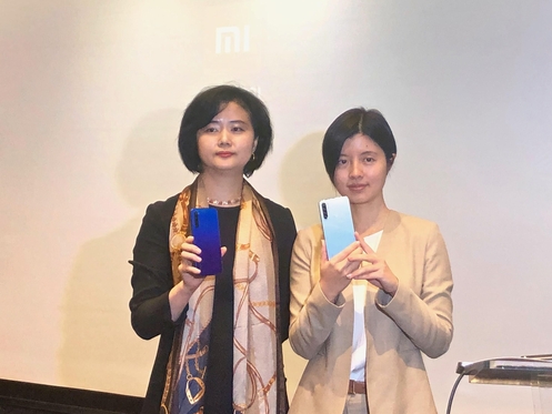 정승희 지모비코리아 대표(왼쪽)와 버지니아 수 샤오미 글로벌 PR 매니저. / 장미 기자