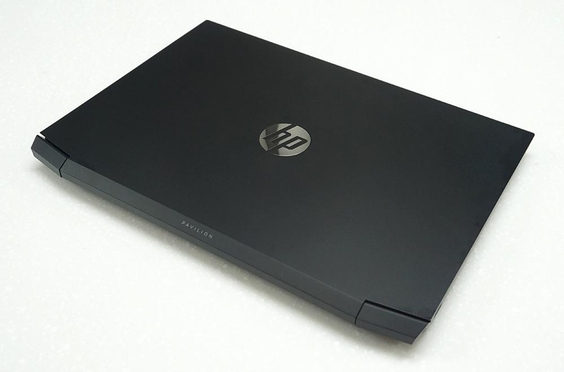 라이젠 프로세서를 채택한 HP 파빌리온 15-ec0054AX는 비슷한 사양의 다른 게이밍 노트북보다 ‘가성비’가 좋은 편이다. / 최용석 기자