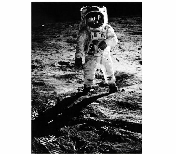 인류 최초의 달 착륙 사진. / 핫셀블라드 제공