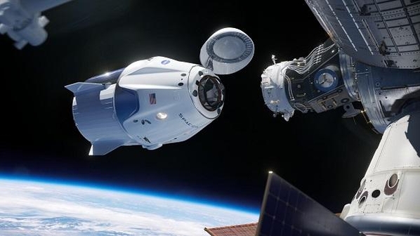 스페이스X 유인우주선 크루 드래곤의 국제우주정거장 도킹 예상사진/ NASA