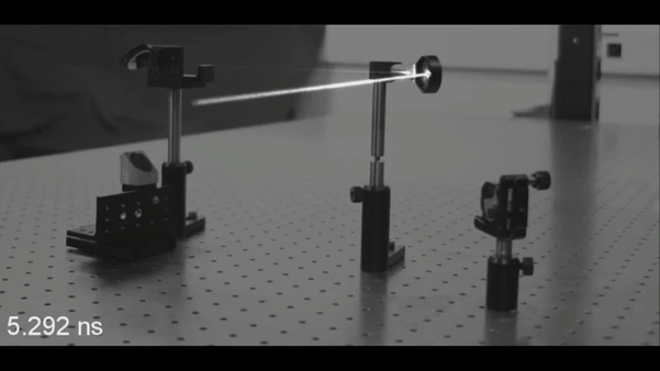 메가X 카메라로 찍은 빛 반사 사진 / EPLF 유튜브