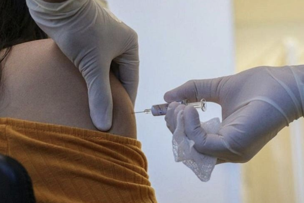 부탄탕 연구소에서 시노백 백신을 투여하고 있다./상파울루주 정부 사이트 갈무리