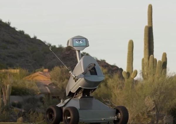 골프로봇 엘드릭 모습. 이 로봇은 2016년 2월 미국프로골프(PGA) 투어 피닉스 오픈 프로암에서 로봇 최초로 홀인원을 기록했다. / 유튜브 동영상 캡처